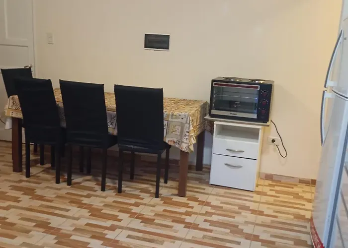 Se Alquila Casa En Barrio Privado
