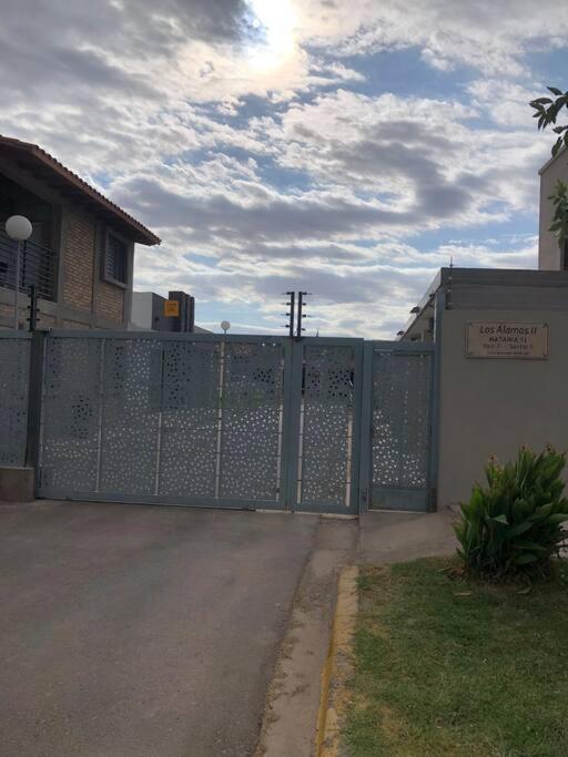 Se Alquila Casa En Barrio Privado * San Juan