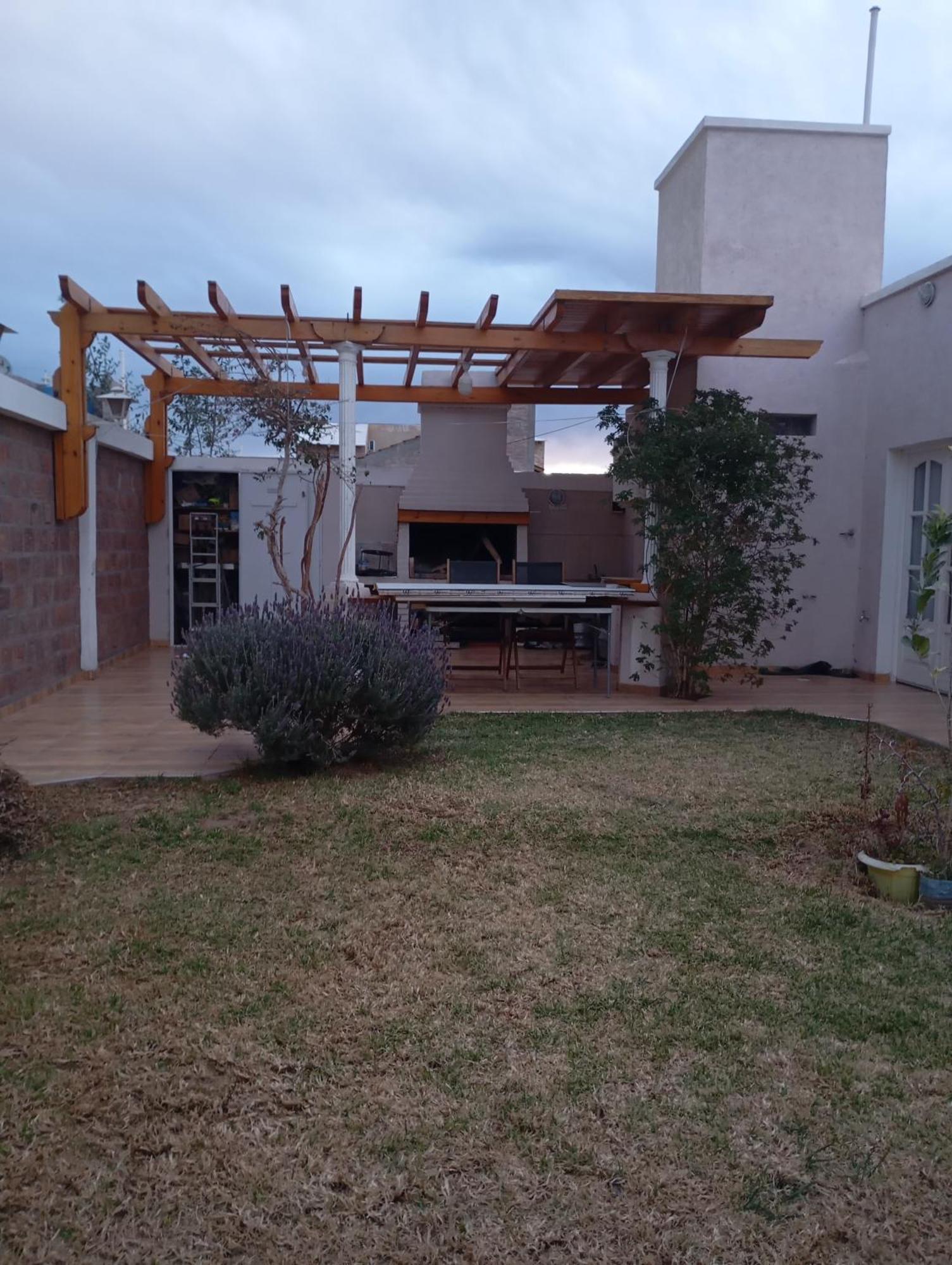 Se Alquila Casa En Barrio Privado * San Juan